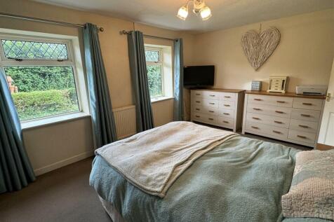 Bedroom/Dining Room