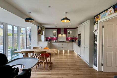 Open Plan Kitchen Dining Room