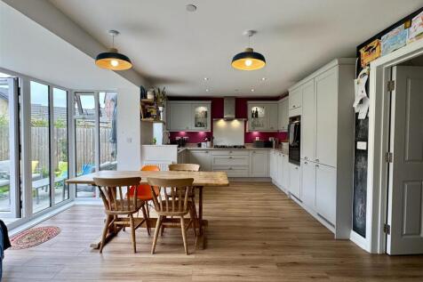 Open Plan Kitchen Dining Room