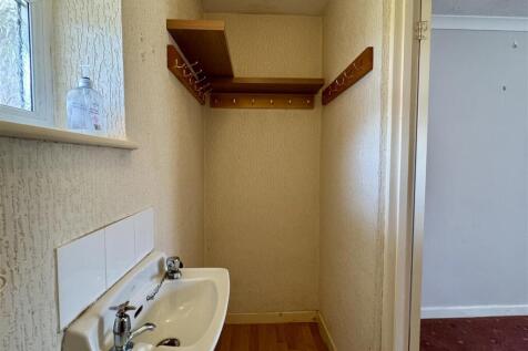 Ground Floor W.C. Cloakroom