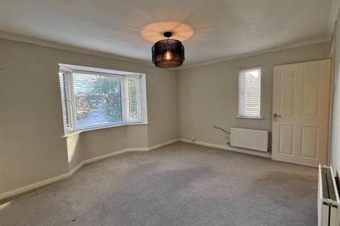 Bay Fronted living Room