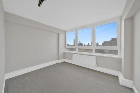 Living Room / Lounge