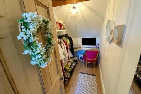 Walk In Wardrobe