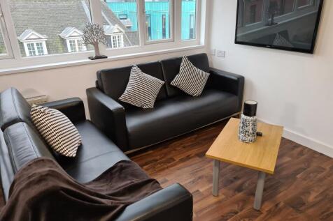 Flat J lounge