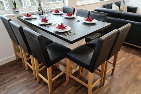 Flat J dining 