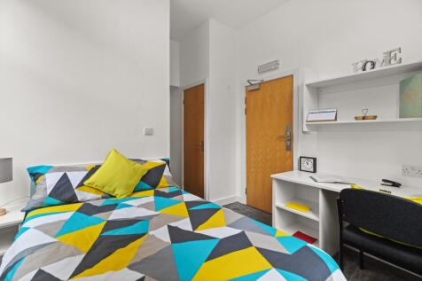 E10 bed and desk vie