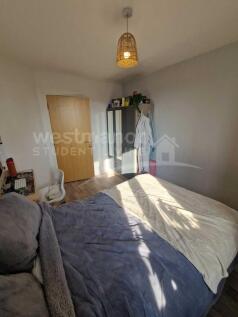 CHARLESWORTH-32-ROOM