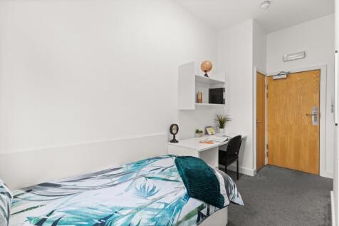 E12 bedroom 