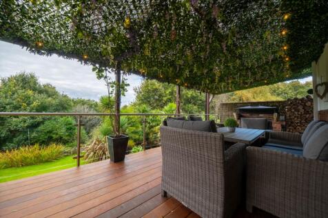 Cedar decked patio