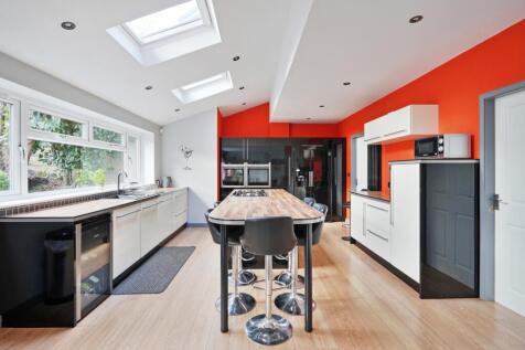 Kitchen with island