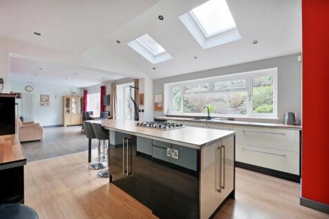Kitchen with island