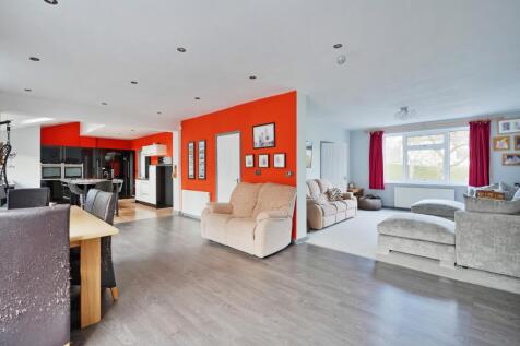 Dining - entertainment area