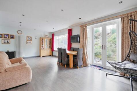 Dining - entertainment area