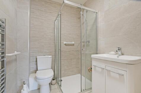 Bedroom 1 EnSuite