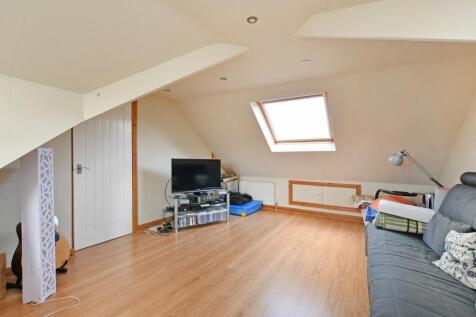 2nd floor bedroom 