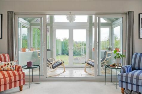 Snug-Garden Room