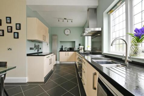 Breakfasting Kitchen