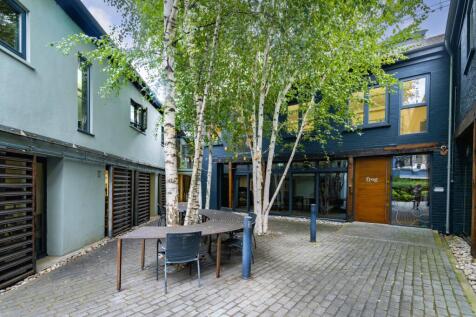 The Mews 1a Birkenhead Street London WC1H 8BA  e