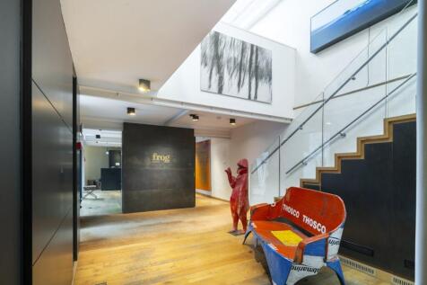 The Mews 1a Birkenhead Street London WC1H 8BA  r