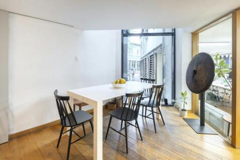 The Mews 1a Birkenhead Street London WC1H 8BA  Woo 3.jpg