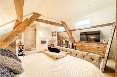 TOP FLOOR MASTER BEDROOM