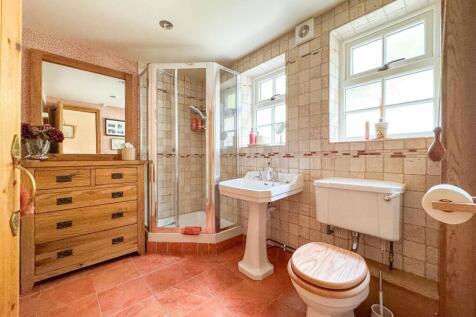 DOWNSTAIRS SHOWER ROOM