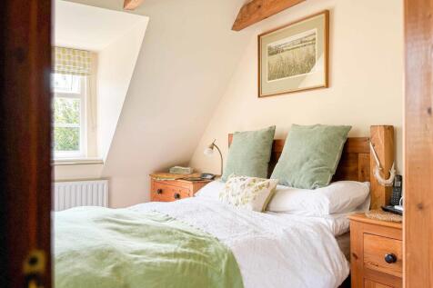 PRINCIPLE BEDROOM