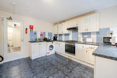 1358329-9-68d5101...