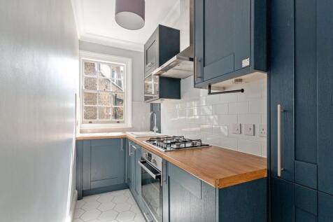 Charlwood Street 24 