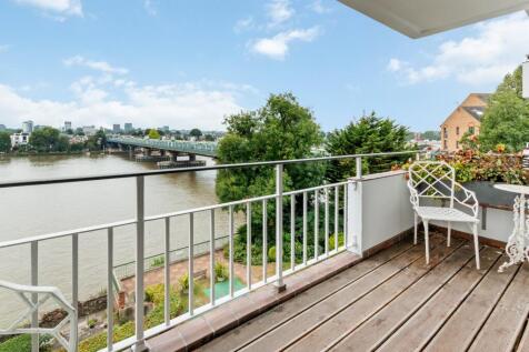 78 Hurlingham Court 