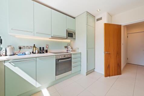 Palace Street 20, 60