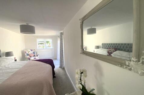 Master bedroom .JPEG