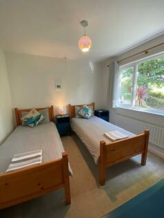 Annexe Bed 2.jpg