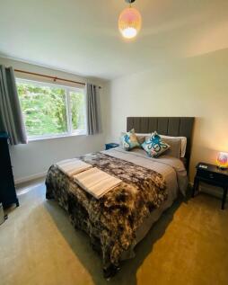 Annexe bedroom 1.jpg