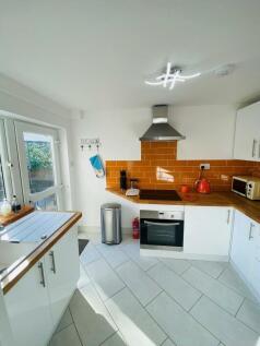 Annexe kitchen 2.jpg