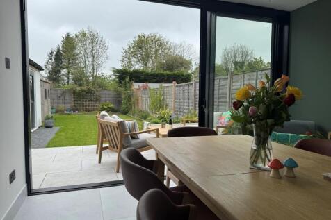 V pic from kitchen to outside with doors open 1.jp