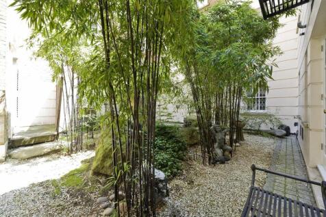 1b eaton sq-7037.jpg