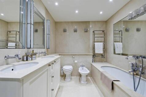 1b eaton sq-7033.jpg