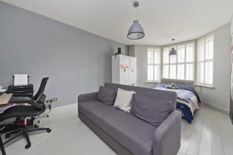 gdn&#64;67 st quintin ave-3450.jpg