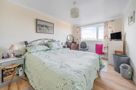 Bedroom 1 / Potential annexe bedroom if garage converted below