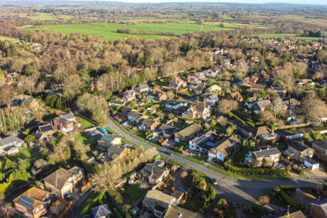 Drone view of Newick Drive and easily accessible countryside and woodland beyond