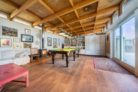 Studio / Games Room / Home Office / Gym / Potential Annexe / Potential Garage