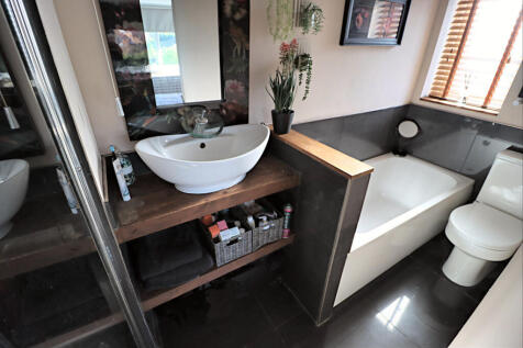 Master Ensuite Bathroom