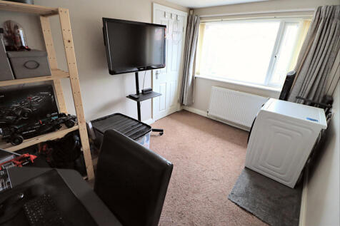 Bedroom. / Reception Room