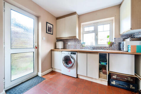 Utility Room / Potential Dining Room/Study/Snug