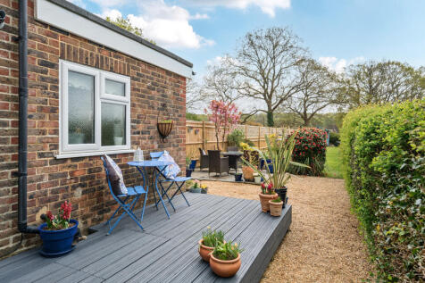South and West facing decking and private South facing 100ft garden