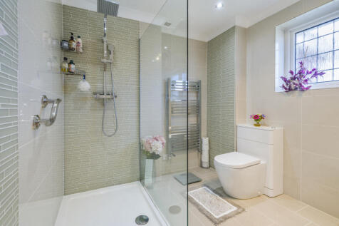Large family shower room