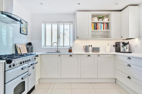 Re-fitted kitchen in 2023