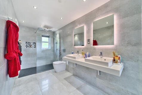 Master Ensuite