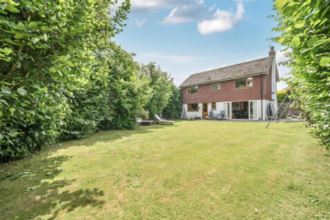 Private, secluded and family friendly rear garden